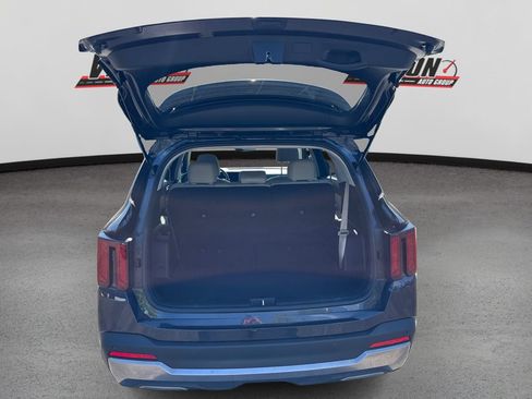 Certified 2025 Kia Sorento S image 11