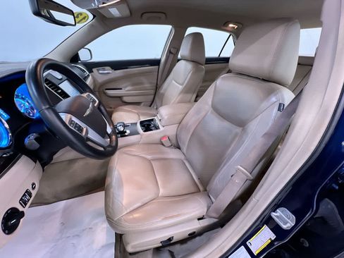 Used 2013 Chrysler 300 RWD image 14