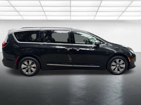 Used 2018 Chrysler Pacifica Limited w/ Advanced Safetytec Group FWD image 7
