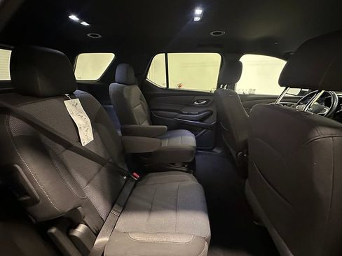 Used 2022 Chevrolet Traverse LT FWD image 26