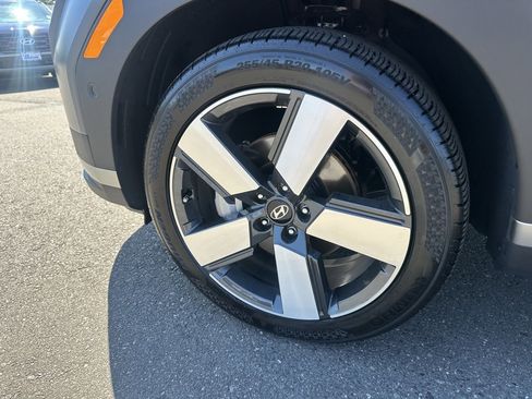 Used 2025 Hyundai Santa Fe Limited image 28