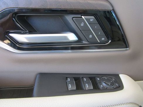 New 2026 GMC Yukon Denali w/ Denali Reserve Package RWD image 30