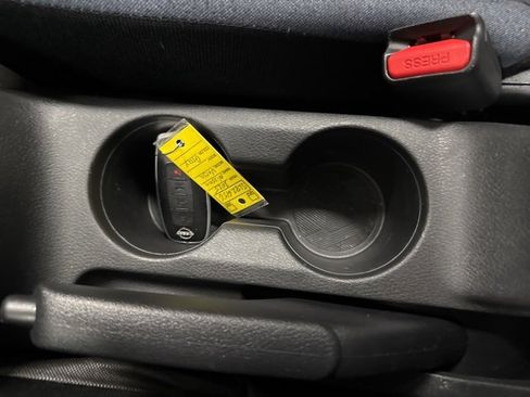 Used 2025 Nissan Versa SV w/ Trunk Package image 30