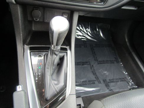 Used 2017 Toyota Corolla LE image 20