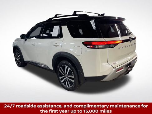 Certified 2024 Nissan Pathfinder Platinum AWD/4WD image 3