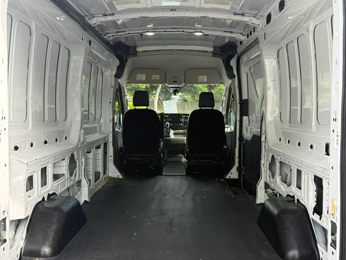 Used 2022 Ford Transit 250 Medium Roof RWD image 3