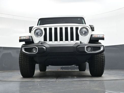 Used 2019 Jeep Wrangler Unlimited Sahara image 32