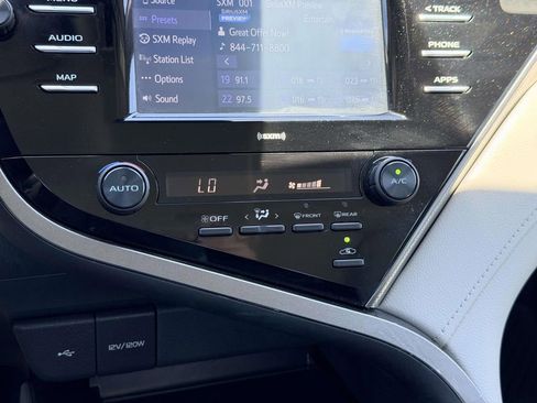 Certified 2020 Toyota Camry SE FWD image 5