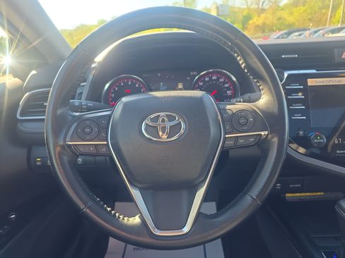 Used 2019 Toyota Camry XSE FWD image 19