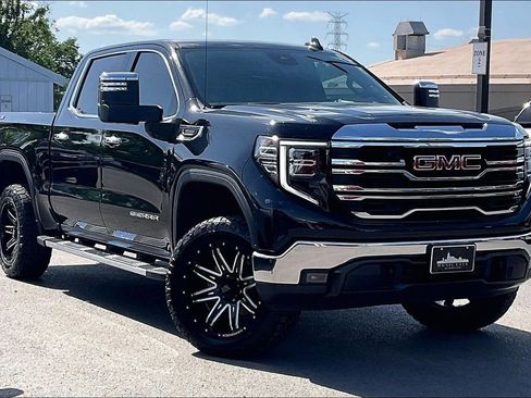 Used 2022 GMC Sierra 1500 SLT AWD/4WD image 36