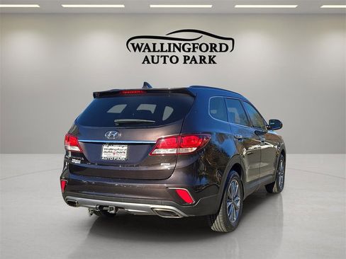 Used 2017 Hyundai Santa Fe SE w/ Cargo Package image 4