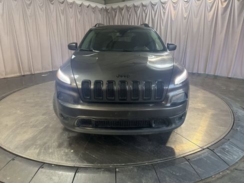 Used 2018 Jeep Cherokee Latitude w/ Altitude Package image 2