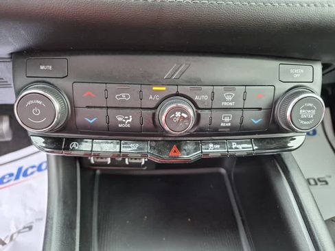 Used 2022 Dodge Durango SXT w/ Trailer Tow Group IV AWD/4WD image 31