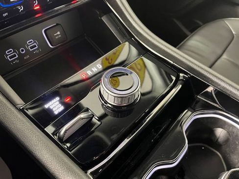 Used 2023 Jeep Grand Cherokee Limited w/ Luxury Tech Group II image 36