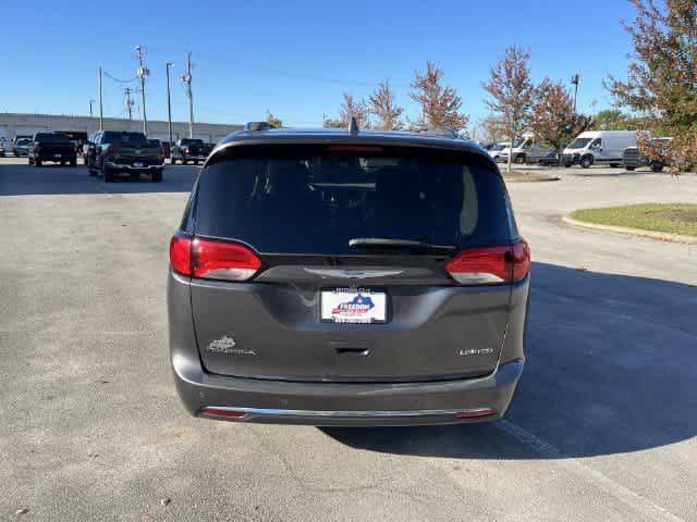 Used 2018 Chrysler Pacifica Limited w/ Advanced Safetytec Group FWD image 7