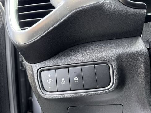 Used 2024 Kia Soul LX w/ Option Group 015 FWD image 30