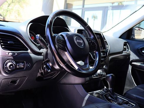 Used 2020 Jeep Cherokee Limited FWD image 39