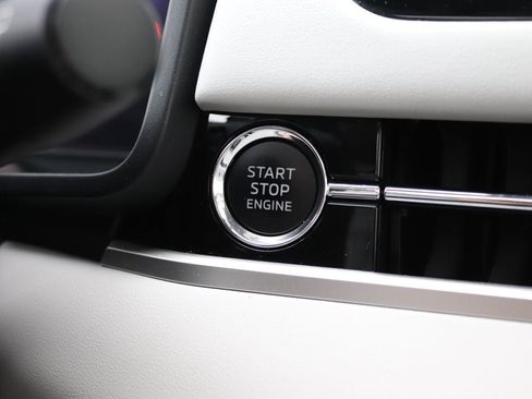Used 2025 Mitsubishi Outlander AWD image 43