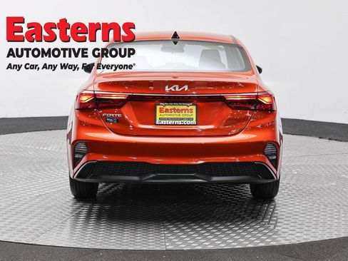 Used 2023 Kia Forte LXS w/ LXS Technology Package FWD image 5