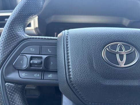 Used 2024 Toyota Tacoma SR5 AWD/4WD image 11