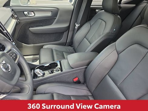 Used 2023 Volvo XC40 B5 Plus w/ Driver Assist Package AWD/4WD image 17