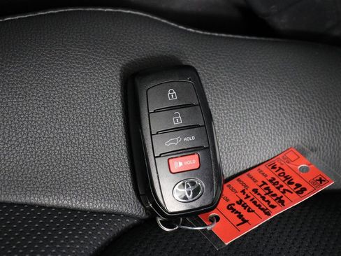Used 2025 Toyota Grand Highlander AWD Hybrid image 33