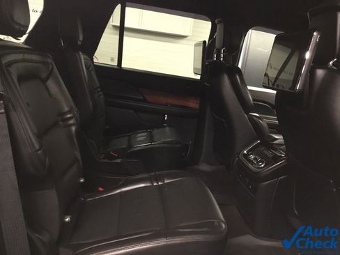 Used 2019 Lincoln Navigator Select w/ Technology Package AWD/4WD image 33