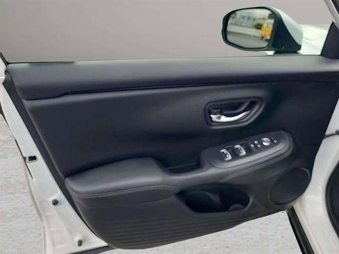 Used 2023 Honda HR-V EX-L image 17