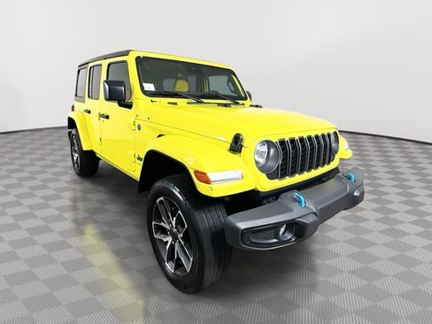 Used 2024 Jeep Wrangler Unlimited AWD/4WD image 27