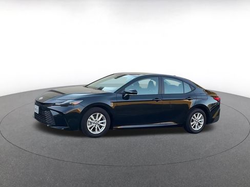 Used 2025 Toyota Camry LE image 8
