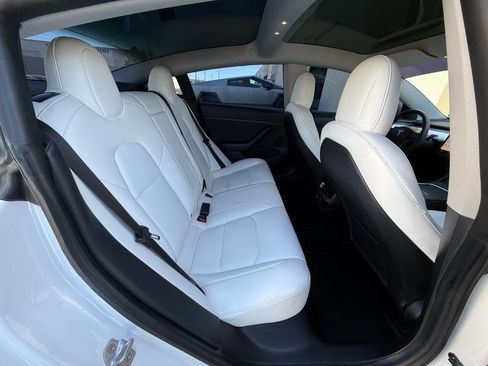 Used 2021 Tesla Model 3 Performance image 17