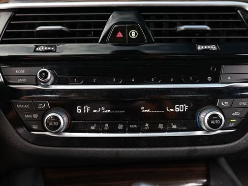 Used 2021 BMW 530i w/ Convenience Package image 36