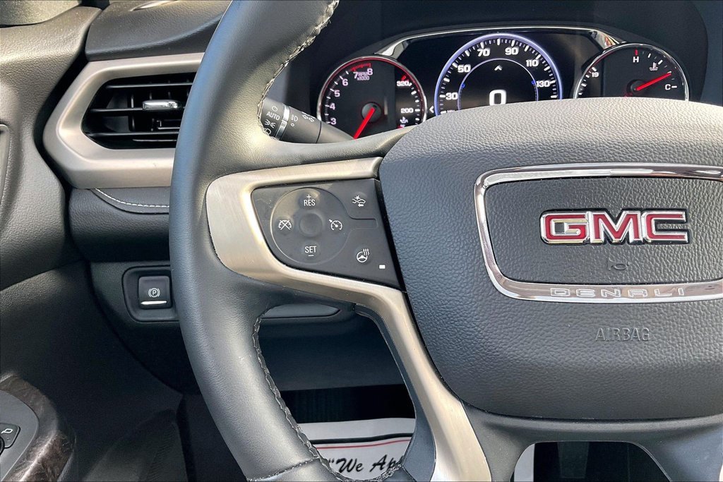 Used 2023 GMC Acadia Denali w/ Denali Ultimate Package FWD image 12
