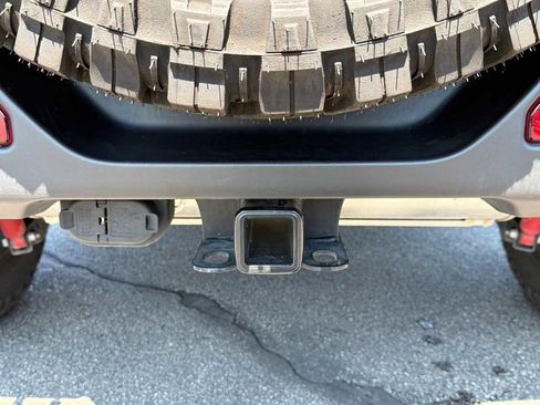 Used 2024 Jeep Wrangler Willys image 12