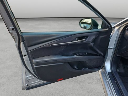 Used 2025 Toyota Camry LE FWD image 34