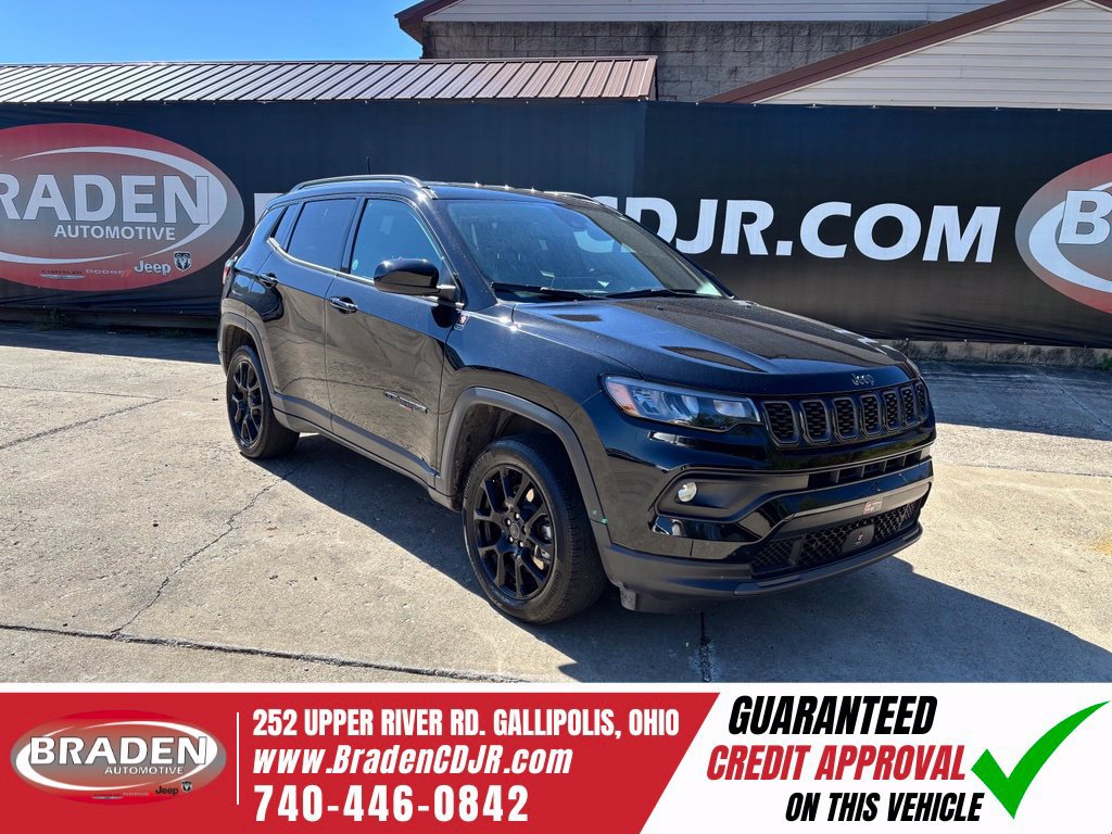 Used 2025 Jeep Compass Latitude w/ Altitude Special Edition AWD/4WD image 1