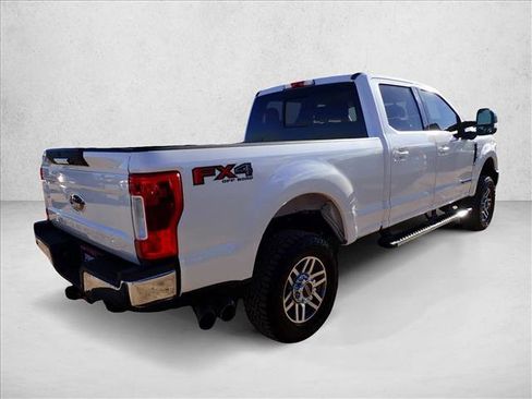 Used 2019 Ford F250 Lariat w/ Lariat Value Package image 3