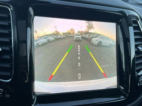 Used 2021 Jeep Compass Limited w/ Sun and Sound Group image 19