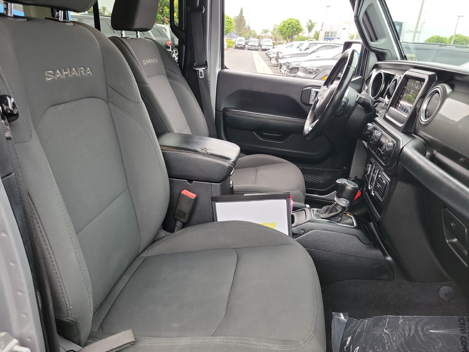 Used 2020 Jeep Wrangler Unlimited Sahara AWD/4WD image 21