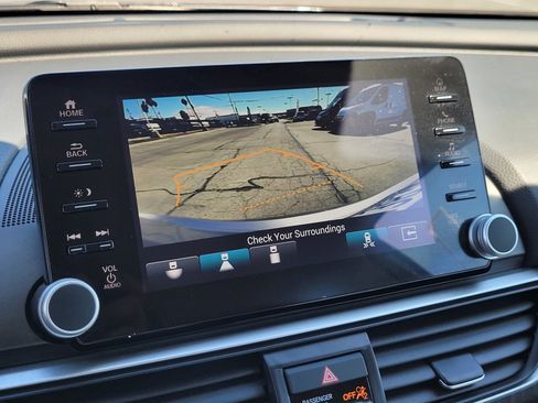 Used 2021 Honda Accord Touring image 18