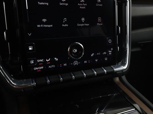 Used 2025 GMC Yukon Denali image 26