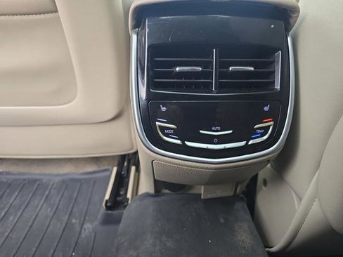Used 2013 Cadillac XTS Premium FWD image 29