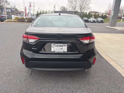 Used 2025 Toyota Corolla LE image 4