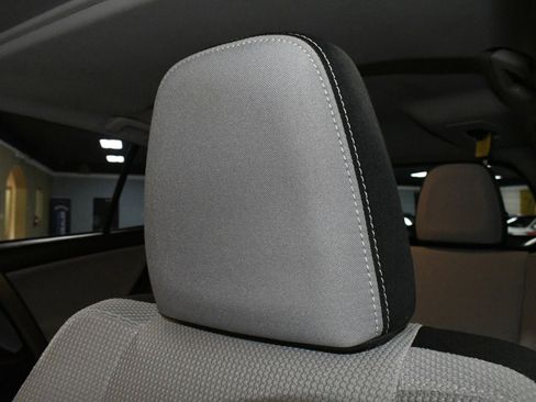 Used 2018 Toyota RAV4 XLE image 9