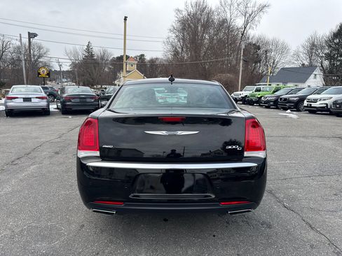 Used 2016 Chrysler 300 C Platinum w/ Safetytec Plus Group image 9