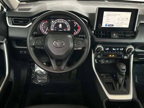 Used 2025 Toyota RAV4 XLE FWD image 13