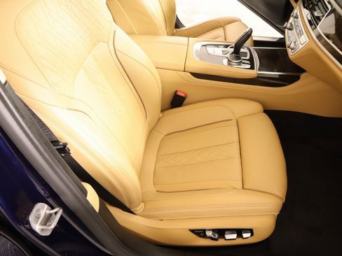 Used 2022 BMW 750i xDrive 750i xDrive image 14