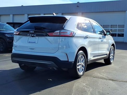 Certified 2023 Ford Edge SEL w/ Convenience Package AWD/4WD image 4