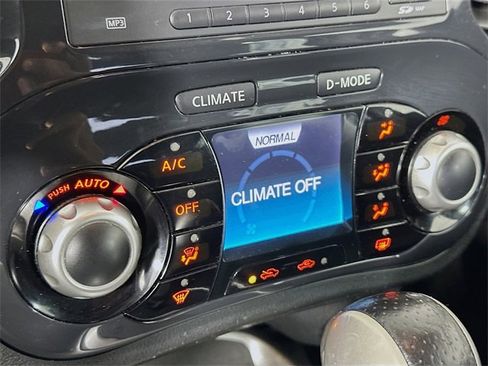 Used 2012 Nissan Juke SL image 16