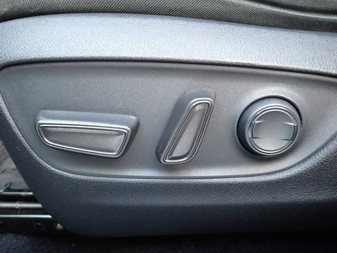 Used 2023 Toyota RAV4 AWD Hybrid image 17